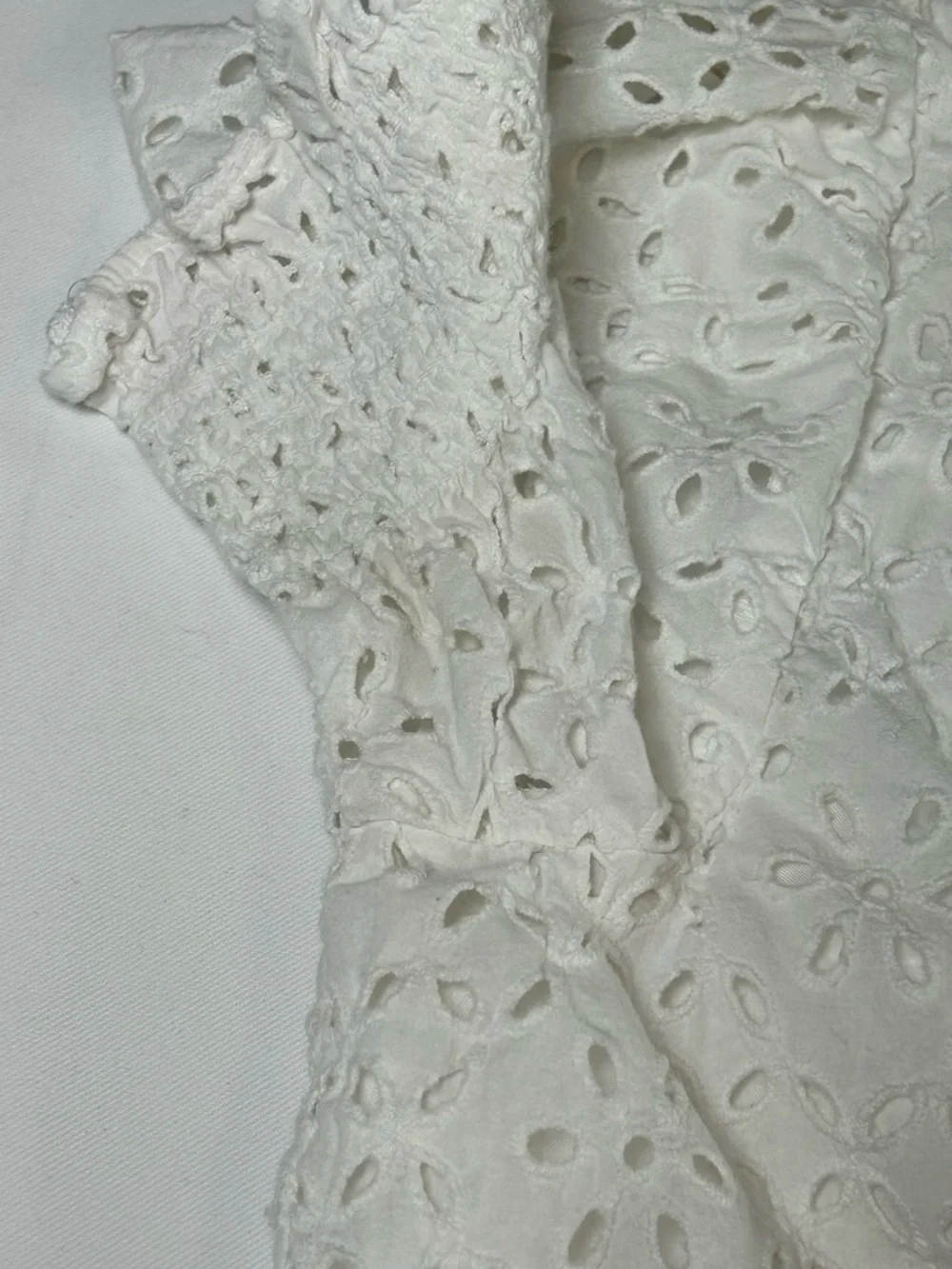 J. Crew White Eyelet Ruffle Neck Puff Sleeve Top size XS cottagecore top